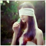 其实幸福就好 哪怕只有几秒 不是么