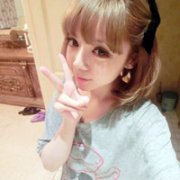 国庆非常哈皮の阿宝色女生头像:脱掉烦恼