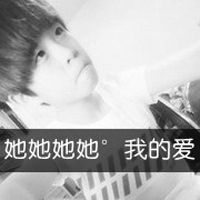 qq黑白头像情侣吻专用，我的爱人我心疼