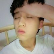 <b>遮脸带字一男一女情侣头像2张,爱你不受伤</b>