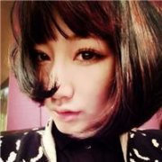 不想感到悲伤，只好装的放荡。