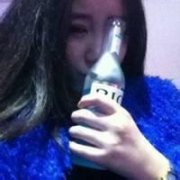 女生头像个性网拿酒瓶