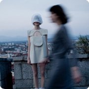 LOMO个性女生QQ头像-我有我的生活态度