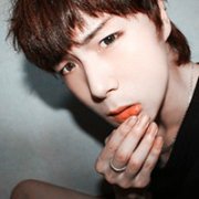 我会好好过等你再爱我 时尚有型的男生QQ头像