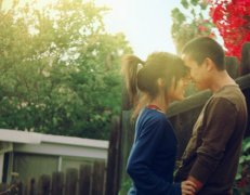 一男一女幸福的图片