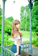 同一个人的女生照片