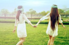姐妹图片俩女分开大图