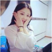 qq阳光下唯美女生头像