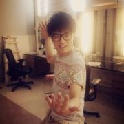 华晨宇不戴眼镜头像