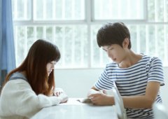 校园情侣幸福图片