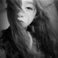 黑白头像女生伤感带字