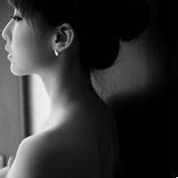 黑白头像女生伤感带字
