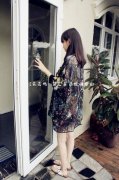 女生qq皮肤图片带字