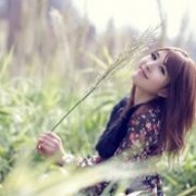 乖巧恬静的唯美90后女生头像 告诉你我不会为爱放手