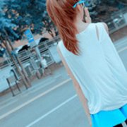 清新优美蓝色女生头像-听说有些爱可以越走越久