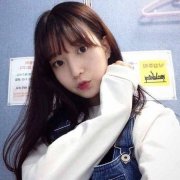 清新可爱气质美女qq皮肤