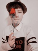 帅气小清新男生qq皮肤