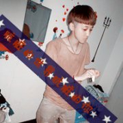 唯美男生头像半身控带字的 2b青年欢乐多