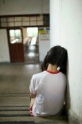 清新背影女生qq皮肤