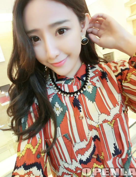 漂亮的美女清晰大图素材