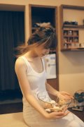 娇羞甜美美女图片