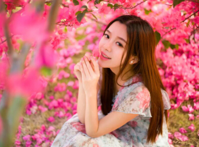 网络情感说说 你即使再不堪在我眼里也是发着光的闪亮