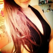 QQ性感范女生头像:性感秀胸女头 大胸器