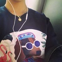时尚男生半身头像