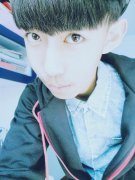 高冷清秀的男生皮肤