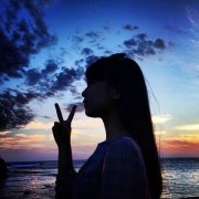 唯美黄昏意境女生皮肤