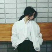 欧美简约清新的女生头像