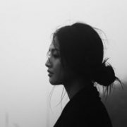 意境好看的黑白女生头像