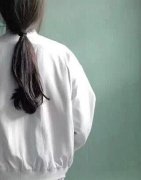 女生简约的背影个性皮肤