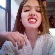 搞怪个性的欧美女生qq头像