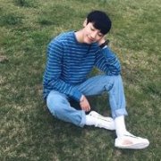 清秀时尚的男生头像