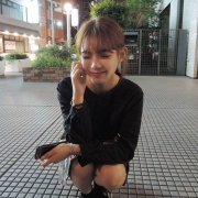 漂亮可爱的女生qq皮肤