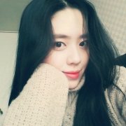 气质清新的女生皮肤