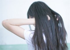 女生皮肤清新自然