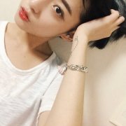 简约个性的女生qq皮肤