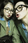 甜蜜好看的qq情侣皮肤