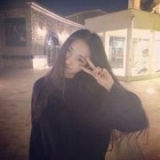 简单时尚的女生头像