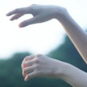 女生手部唯美头像