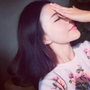 女生美美的漂亮皮肤