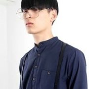 男生简约的气质头像