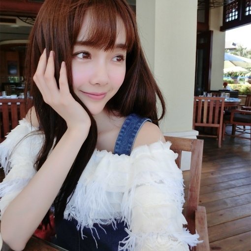女生简约漂亮qq皮肤