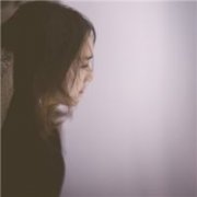 qq简约的女生头像