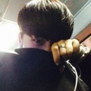 简约的帅气男生qq头像