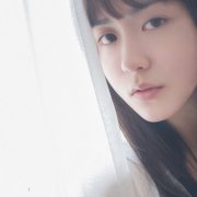 安静甜美的女生皮肤