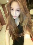 风韵十足的90后佳人图片