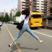 校园搞怪女生可爱头像2015